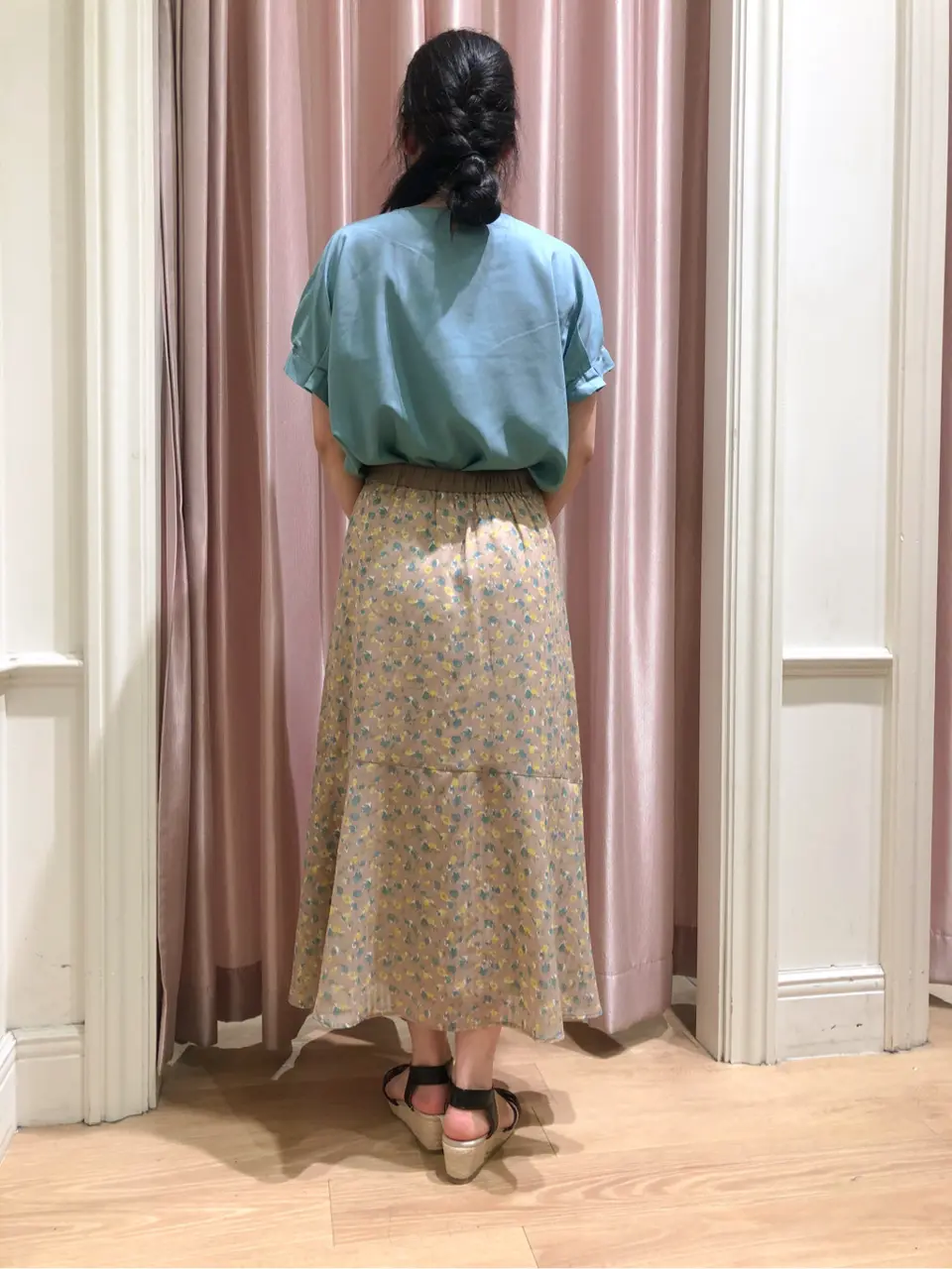 ANY SIS スタッフ コーディネート画像