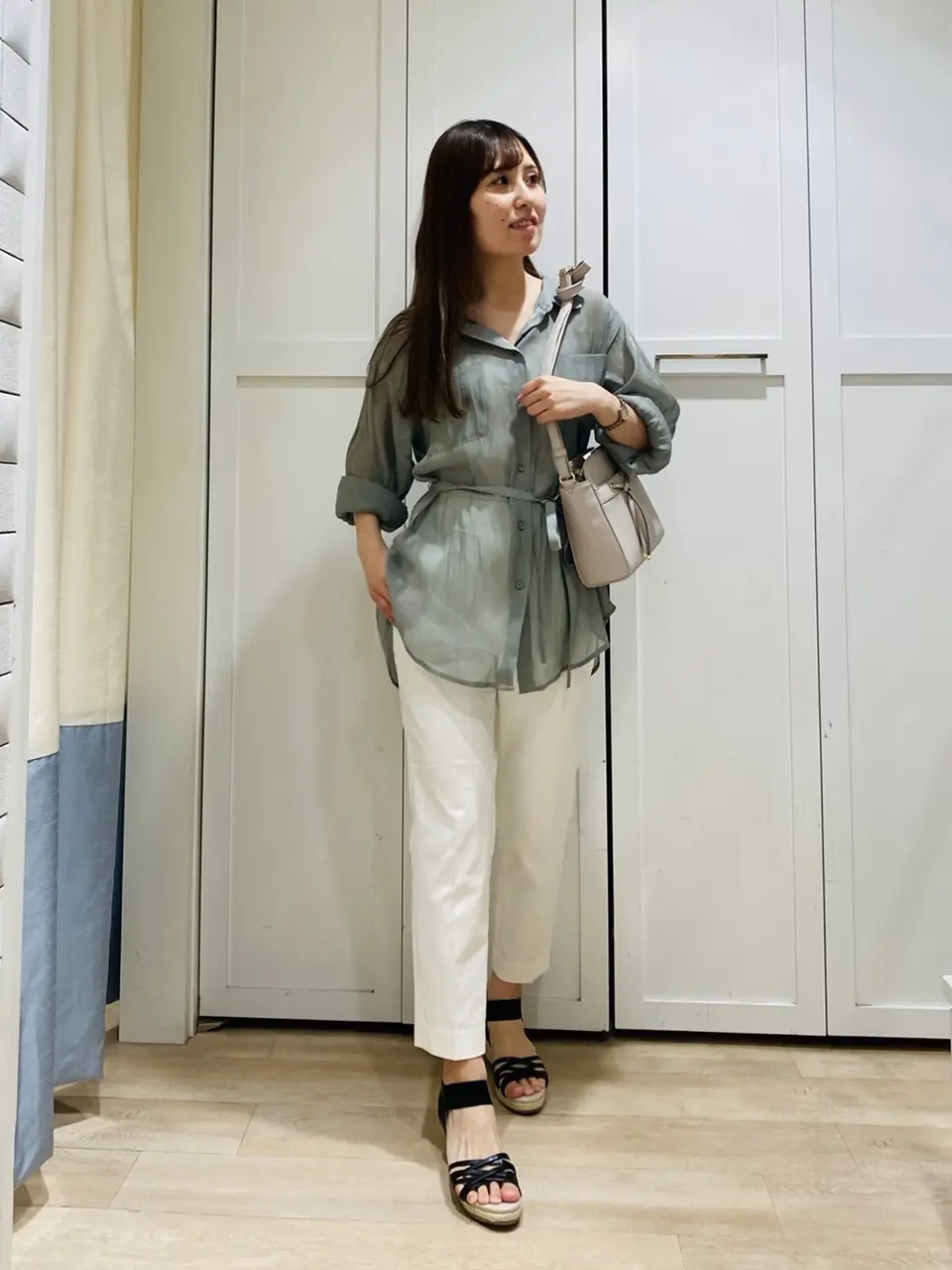 ANY SIS スタッフ コーディネート画像