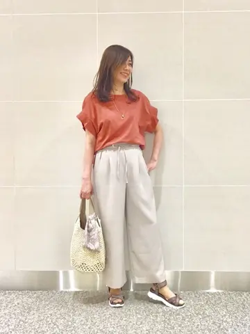 ANY SIS スタッフ コーディネート画像