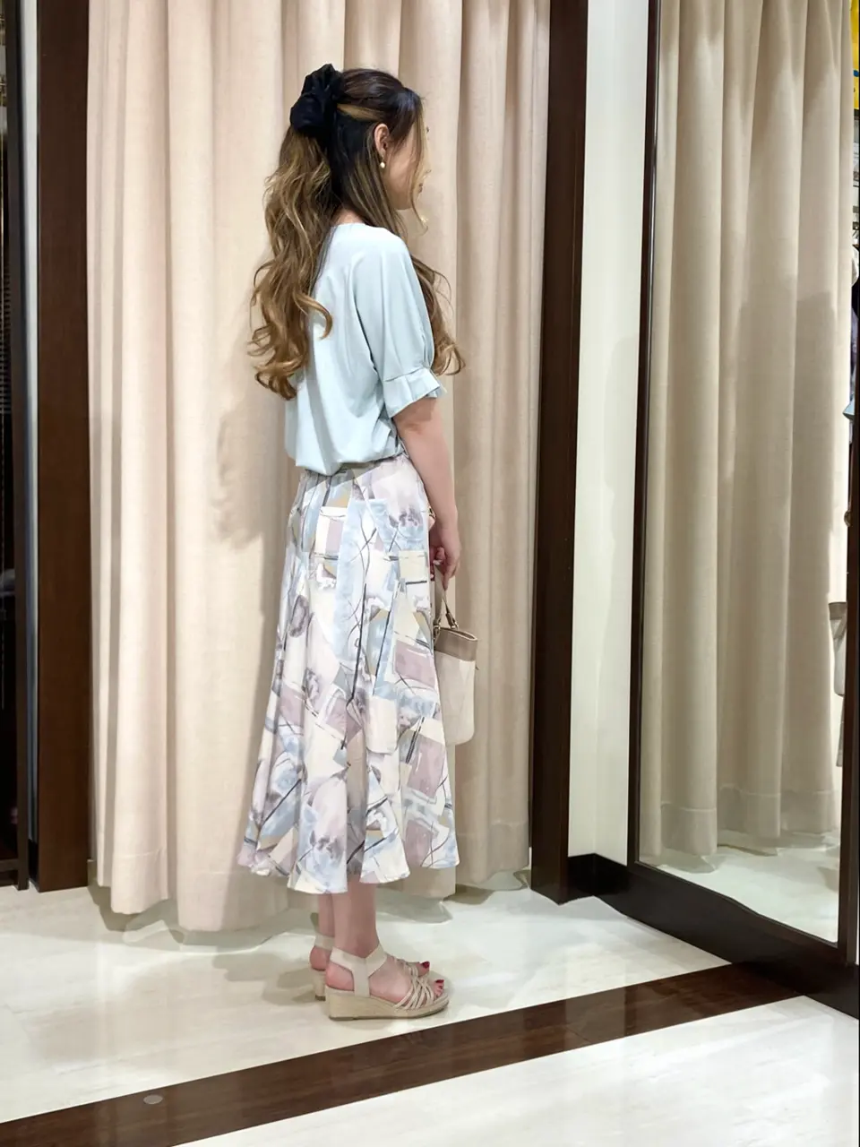 ANY SIS STAFF コーディネート画像