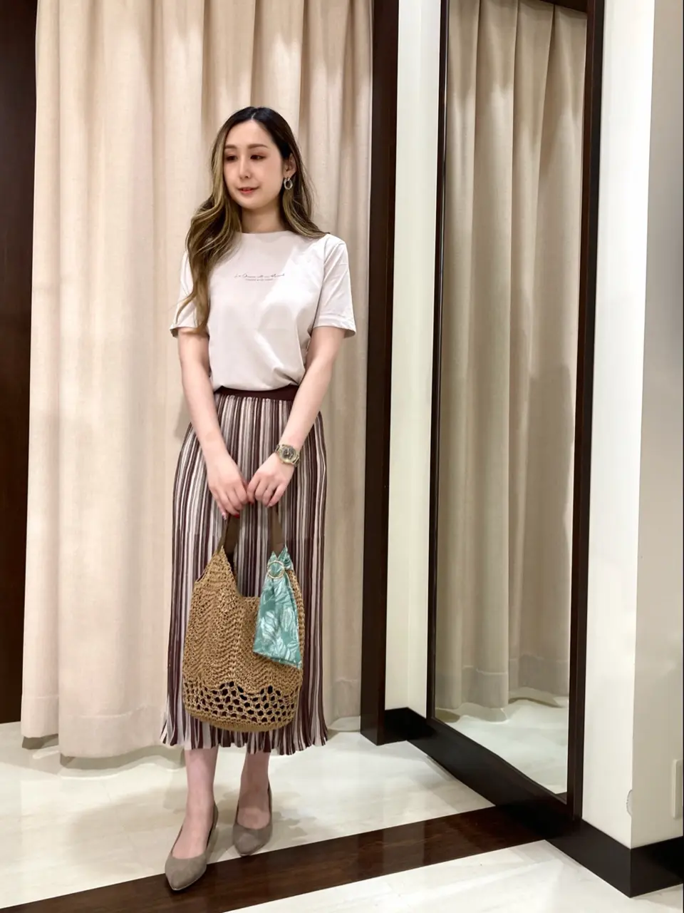 ANY SIS STAFF コーディネート画像