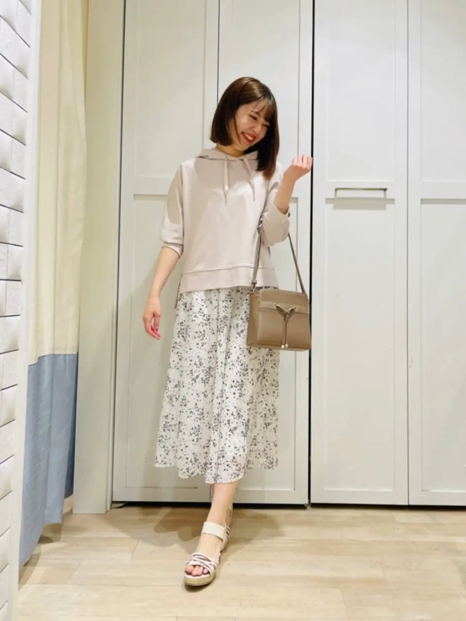 ANY SIS スタッフ コーディネート画像