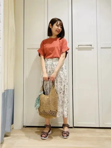 ANY SIS スタッフ コーディネート画像