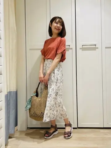 ANY SIS スタッフ コーディネート画像