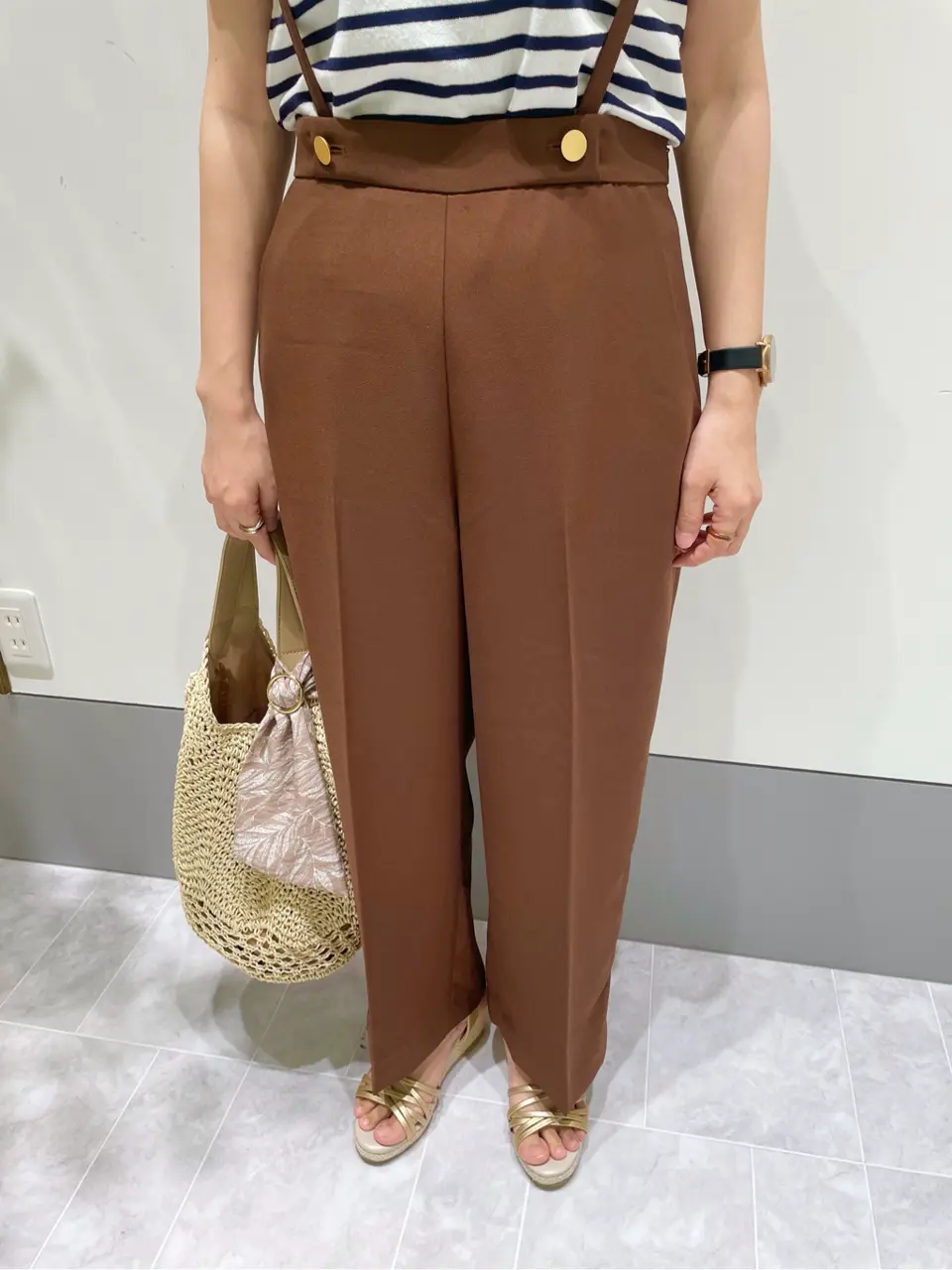 ANY SIS スタッフ コーディネート画像