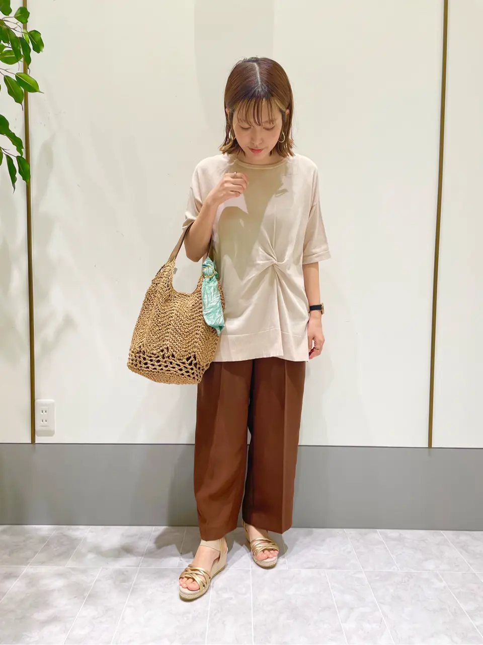 ANY SIS スタッフ コーディネート画像