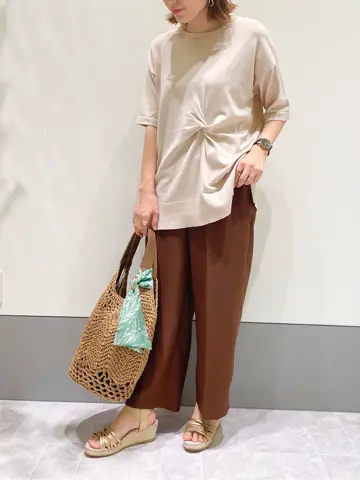 ANY SIS スタッフ コーディネート画像