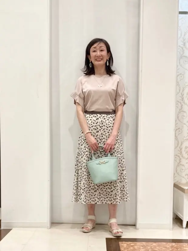 ANY SIS スタッフ コーディネート画像