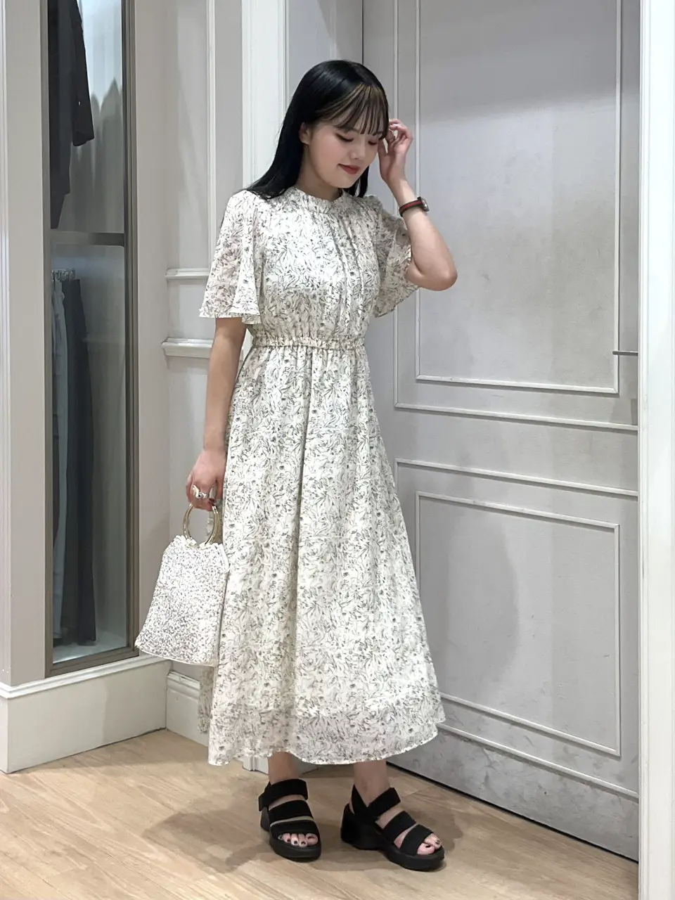 ANY SIS erika コーディネート画像