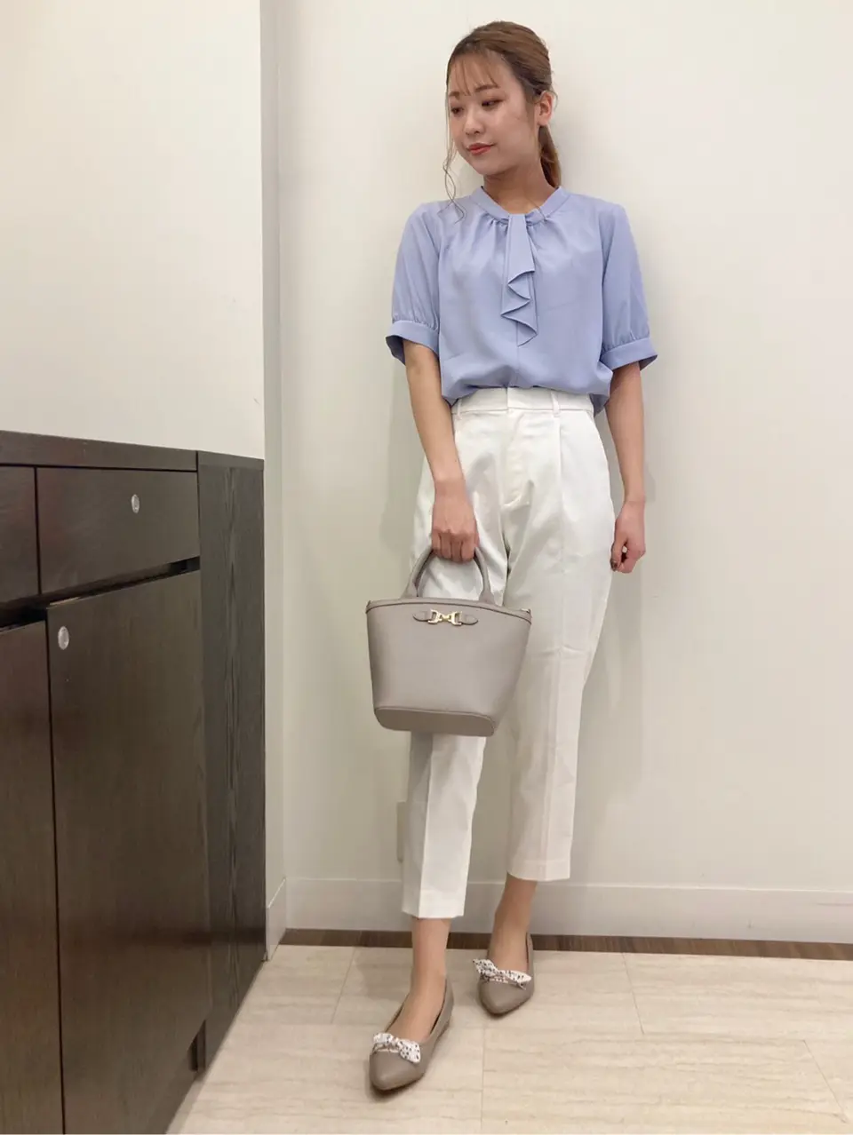 ANY SIS スタッフ コーディネート画像