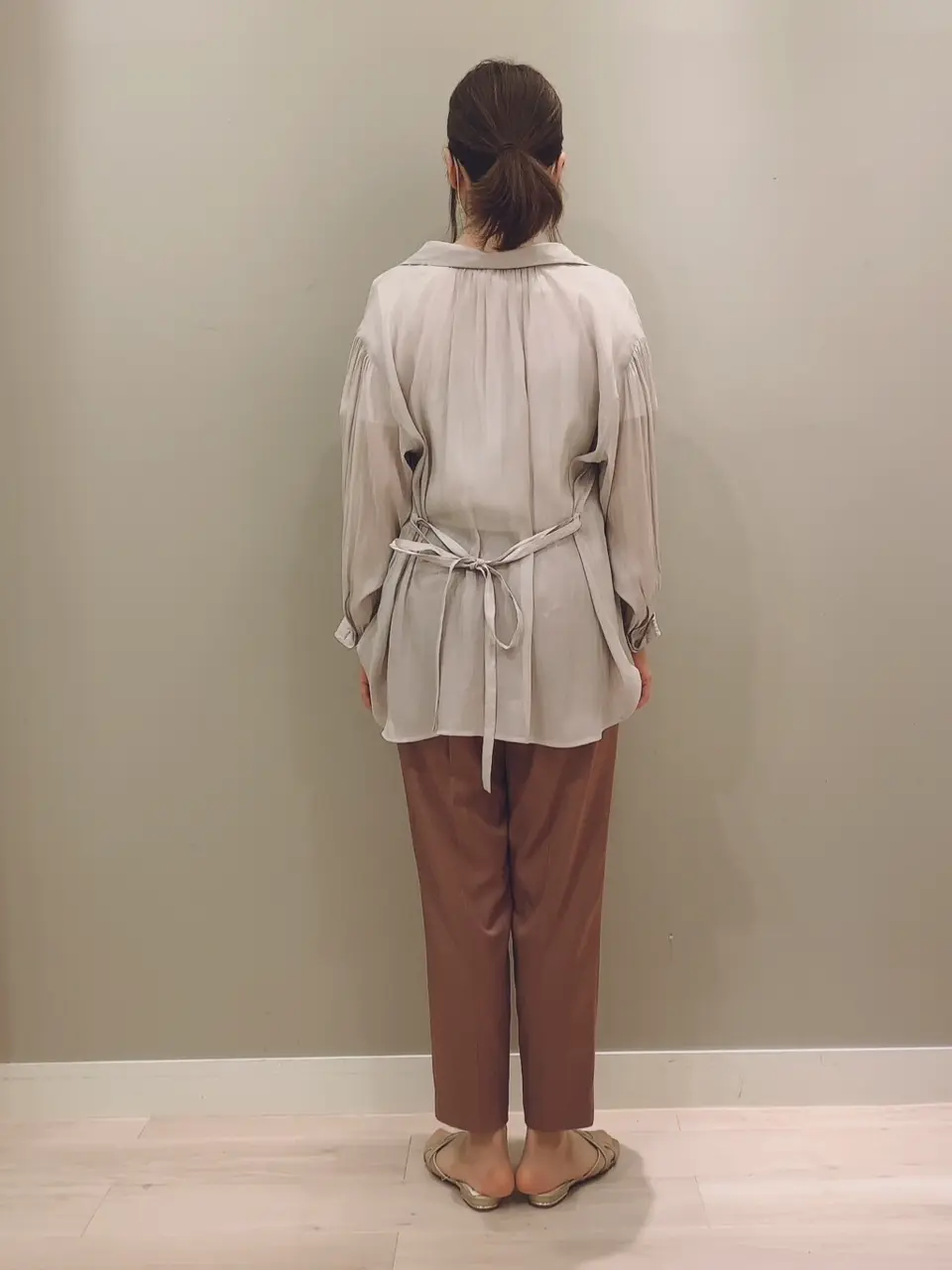 ANY SIS スタッフ コーディネート画像