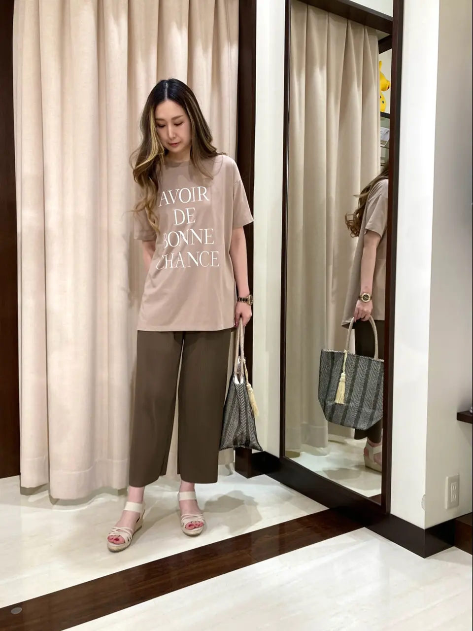 ANY SIS STAFF コーディネート画像