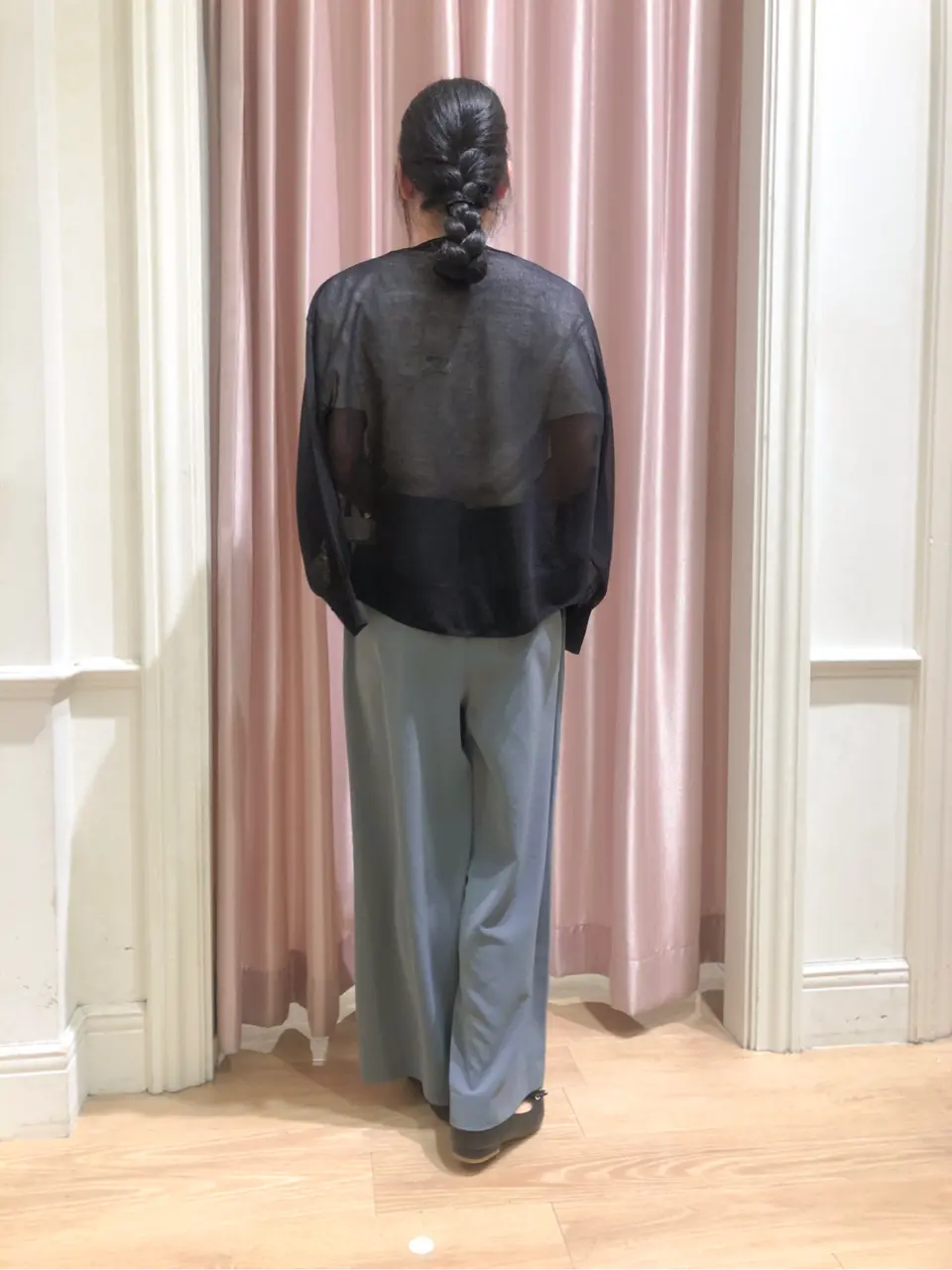 ANY SIS スタッフ コーディネート画像