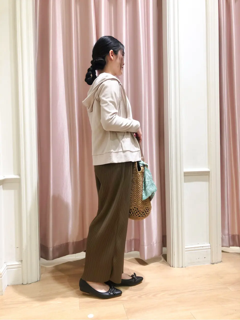 ANY SIS スタッフ コーディネート画像