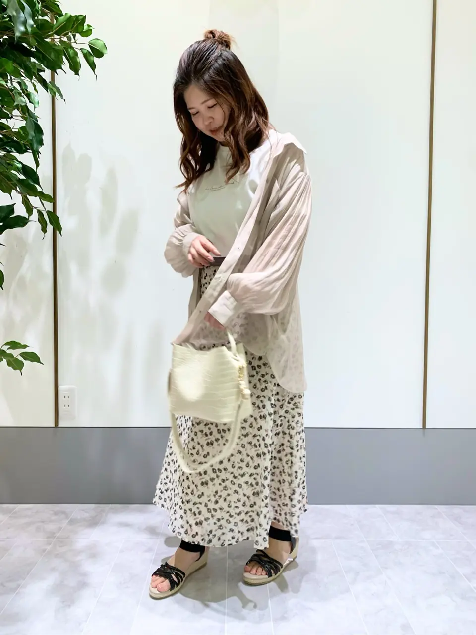 ANY SIS スタッフ コーディネート画像