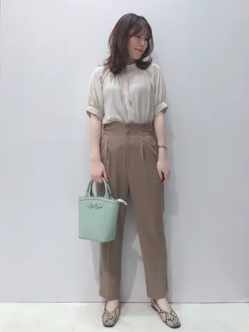 ANY SIS スタッフ コーディネート画像