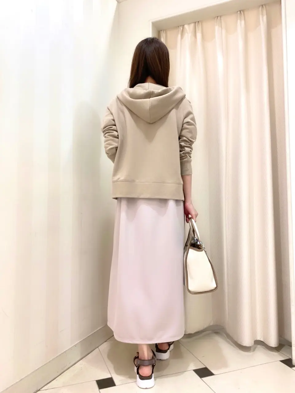 ANY SIS 金井 コーディネート画像