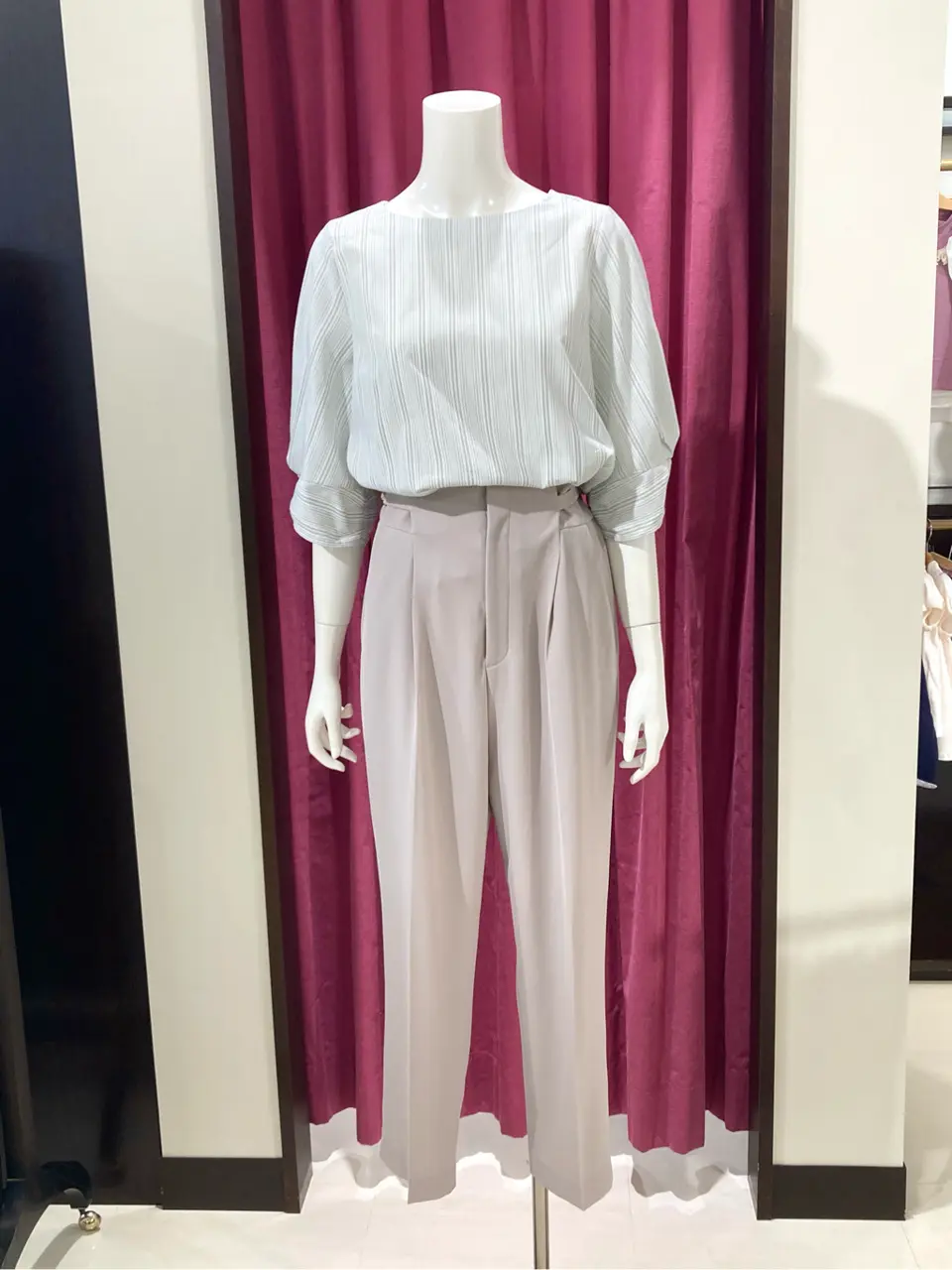 ANY SIS STAFF コーディネート画像