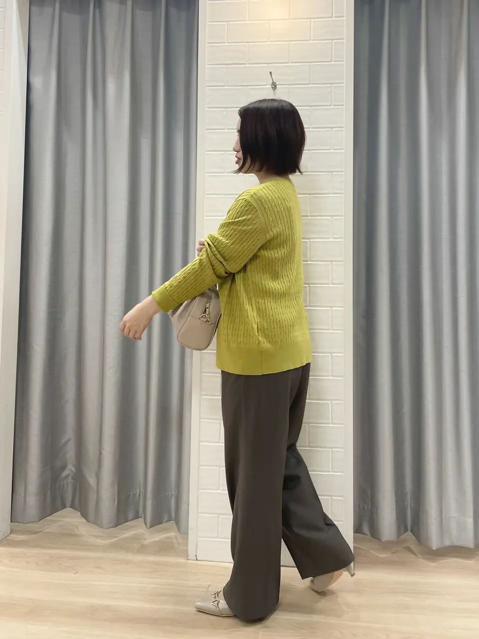 ANY SIS 丸岡 コーディネート画像