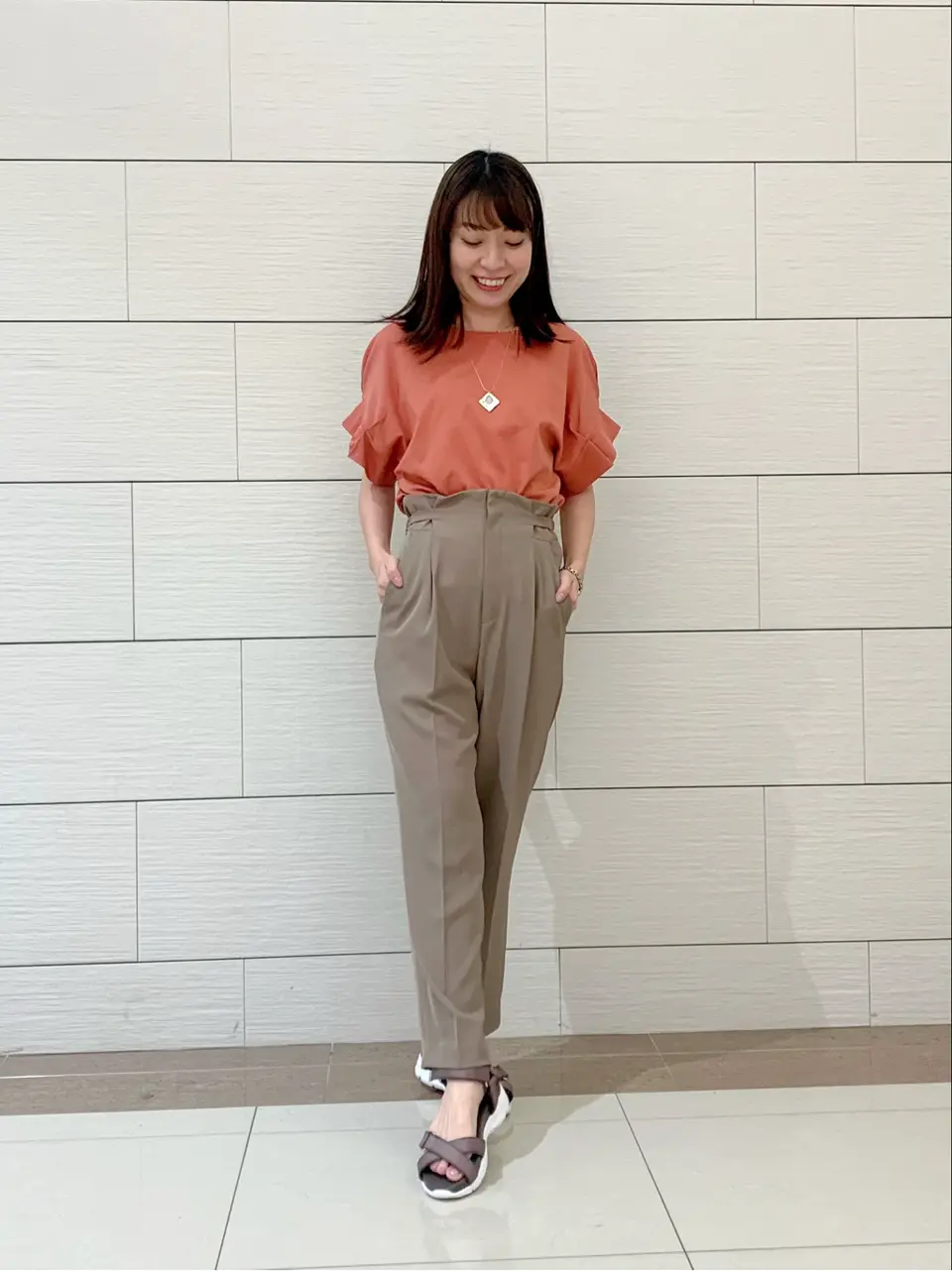 ANY SIS スタッフ コーディネート画像