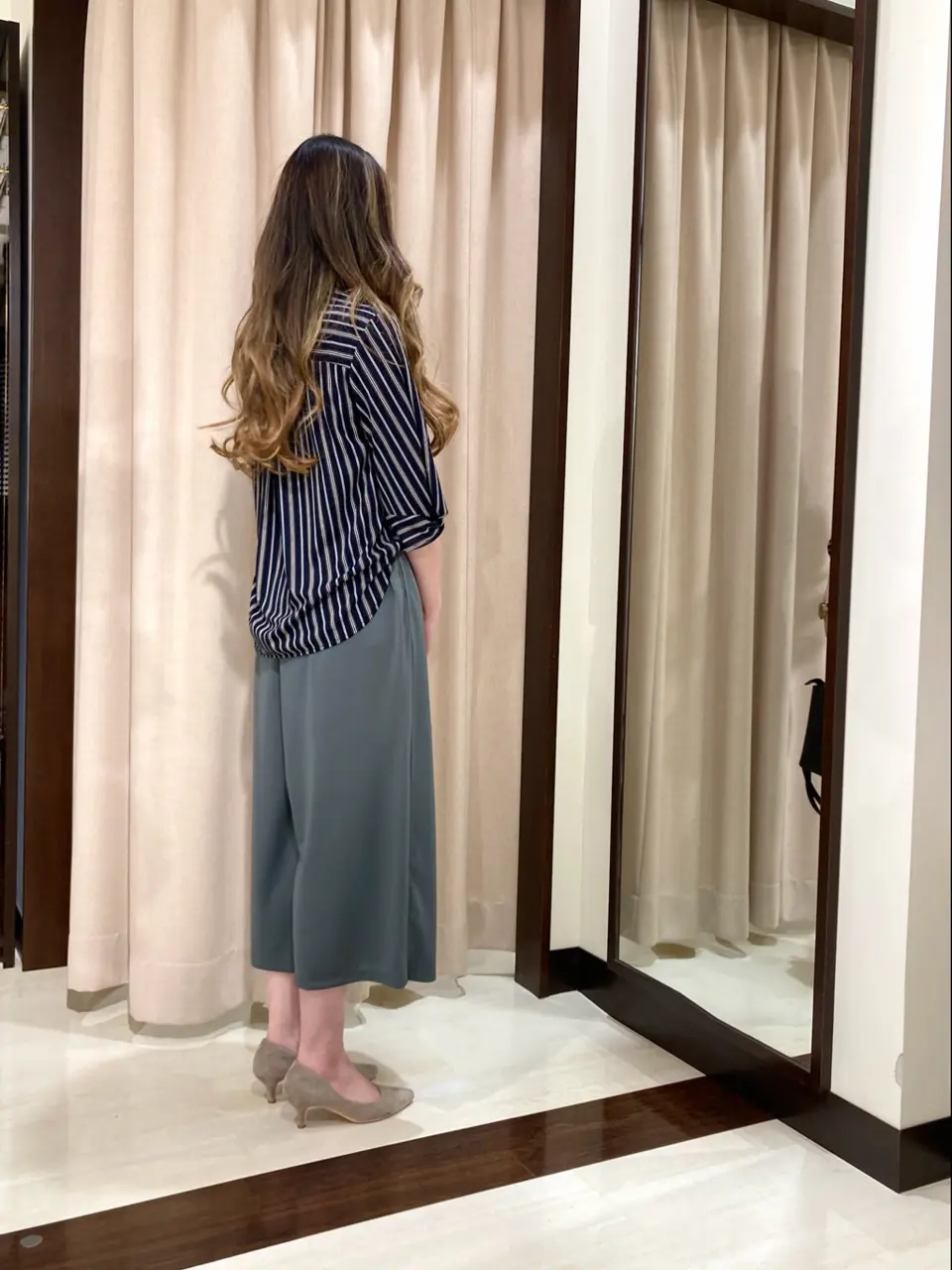 ANY SIS STAFF コーディネート画像