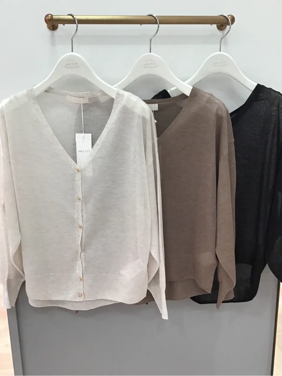 ANY SIS 堀部 コーディネート画像