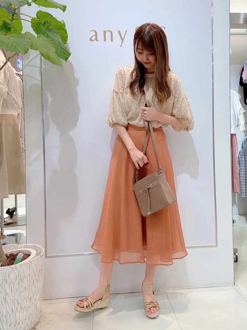 ANY SIS スタッフ コーディネート画像