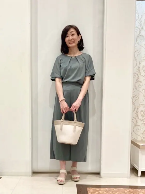 ANY SIS スタッフ コーディネート画像