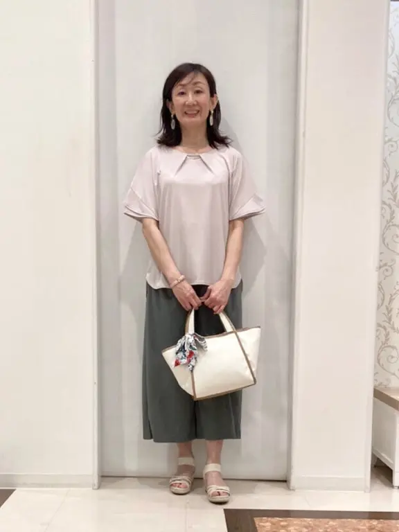 ANY SIS スタッフ コーディネート画像