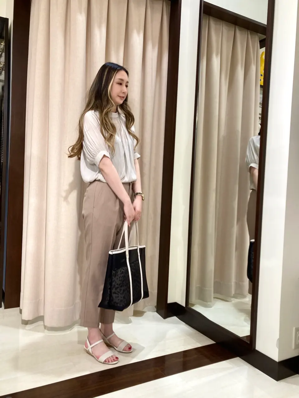 ANY SIS STAFF コーディネート画像