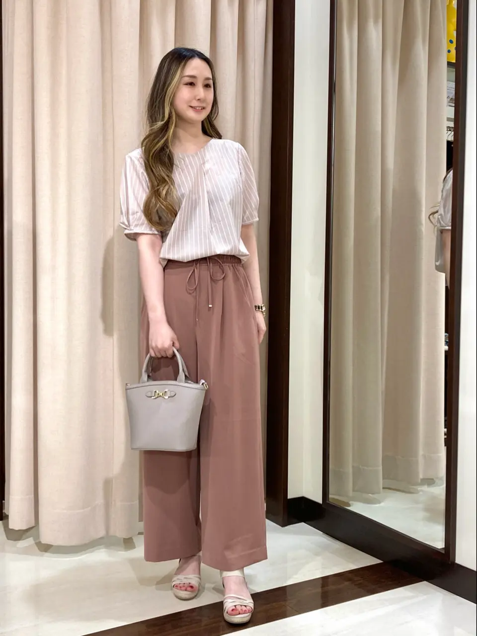 ANY SIS STAFF コーディネート画像