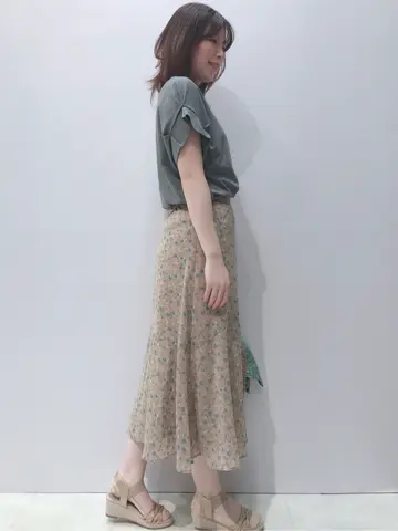 ANY SIS スタッフ コーディネート画像