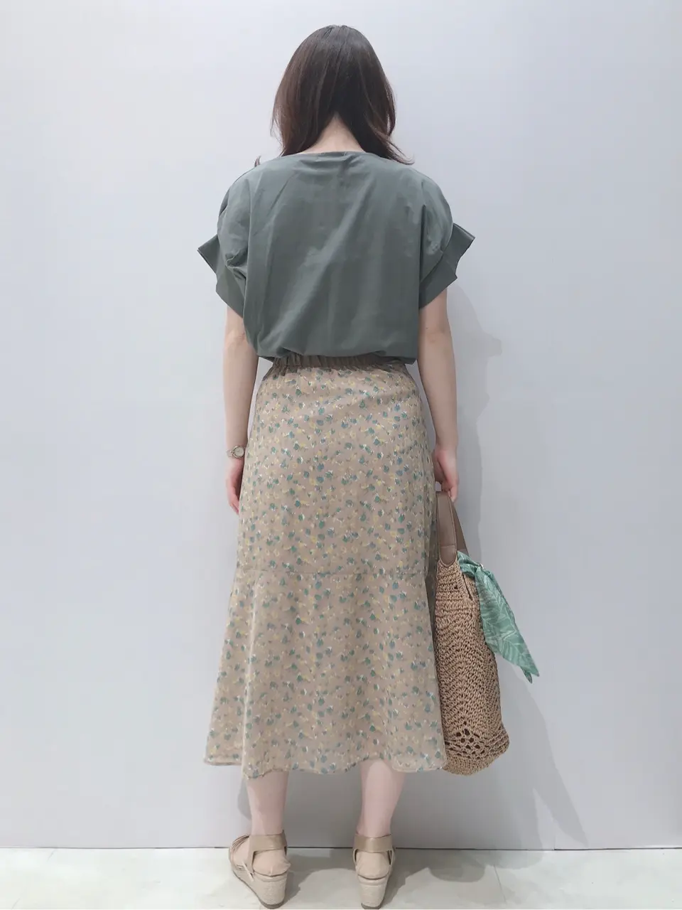 ANY SIS スタッフ コーディネート画像