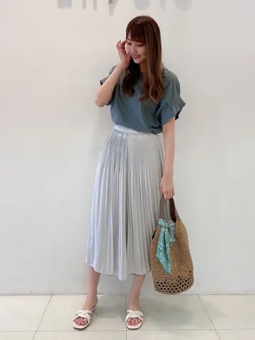 ANY SIS スタッフ コーディネート画像