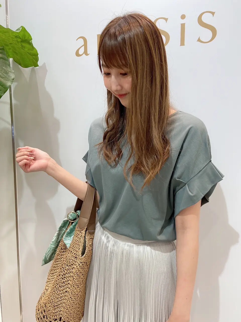 ANY SIS スタッフ コーディネート画像