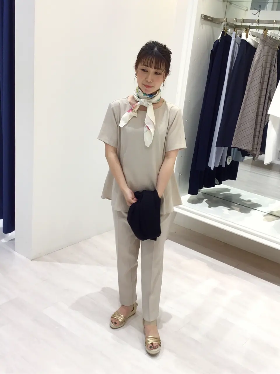 ANY SIS スタッフ コーディネート画像