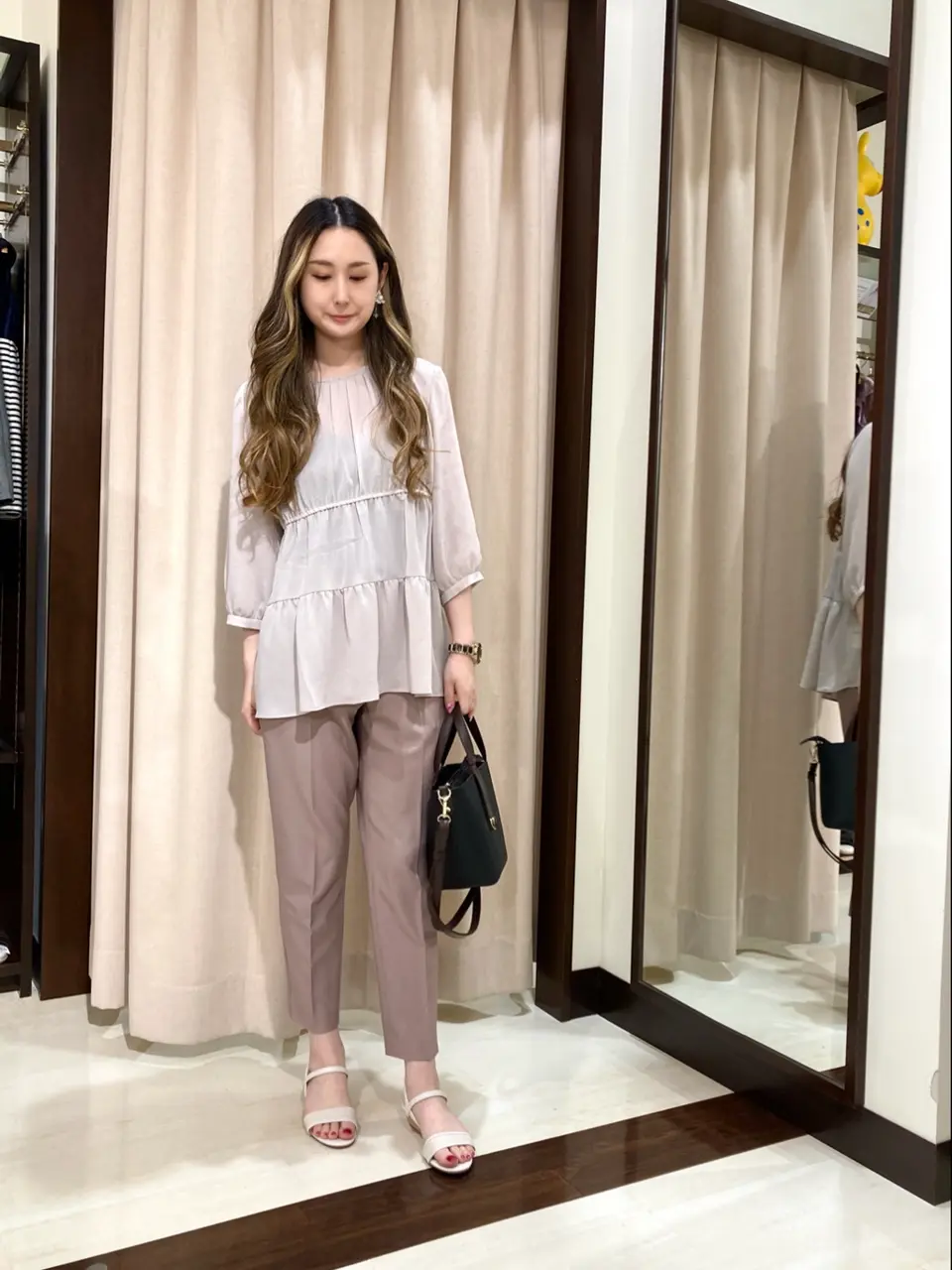 ANY SIS STAFF コーディネート画像