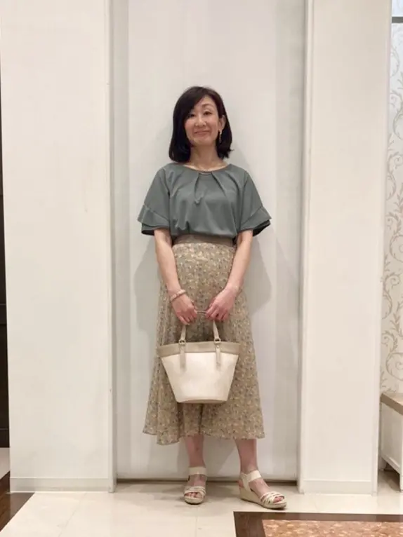 ANY SIS スタッフ コーディネート画像