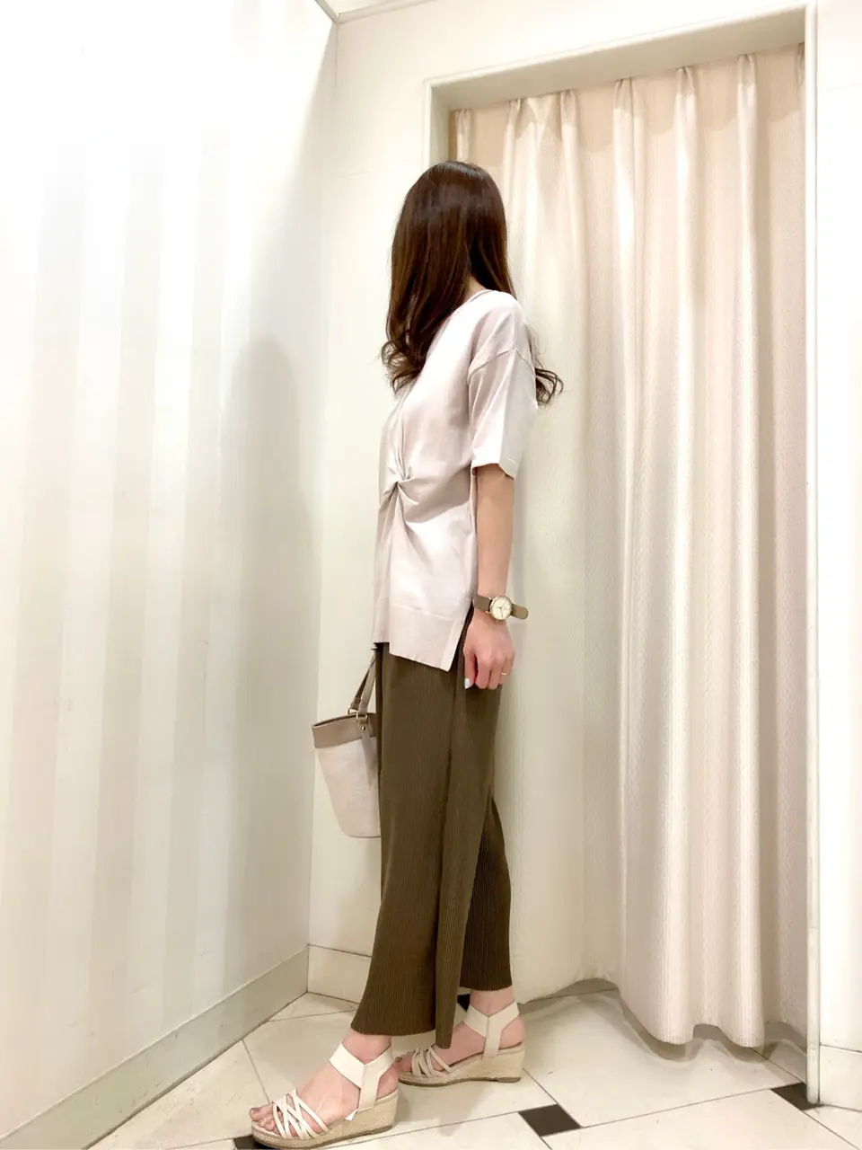 ANY SIS 金井 コーディネート画像