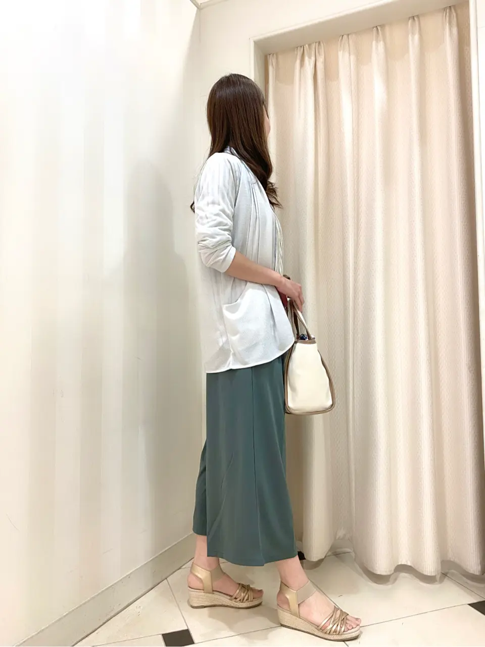 ANY SIS 金井 コーディネート画像