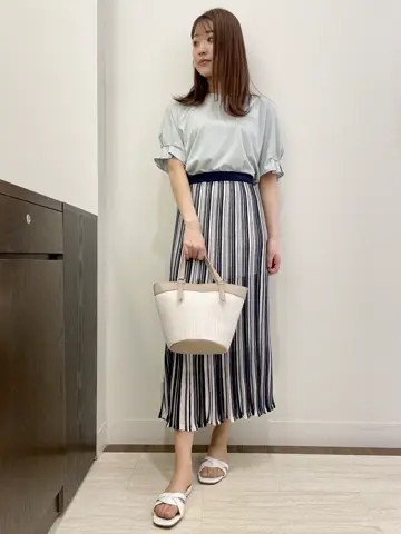 ANY SIS スタッフ コーディネート画像