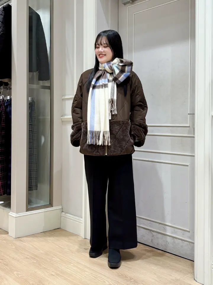 ANY SIS erika コーディネート画像