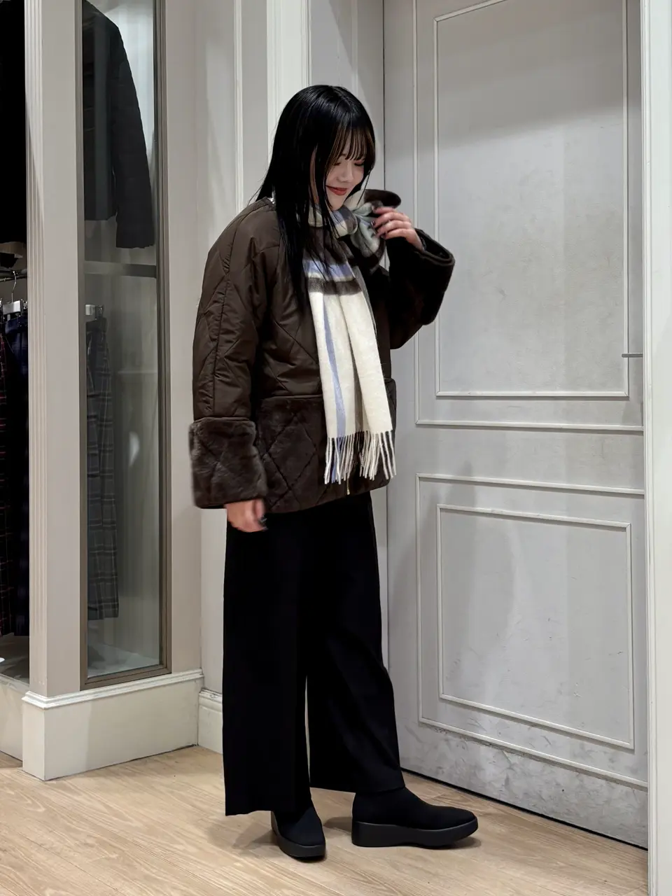 ANY SIS erika コーディネート画像