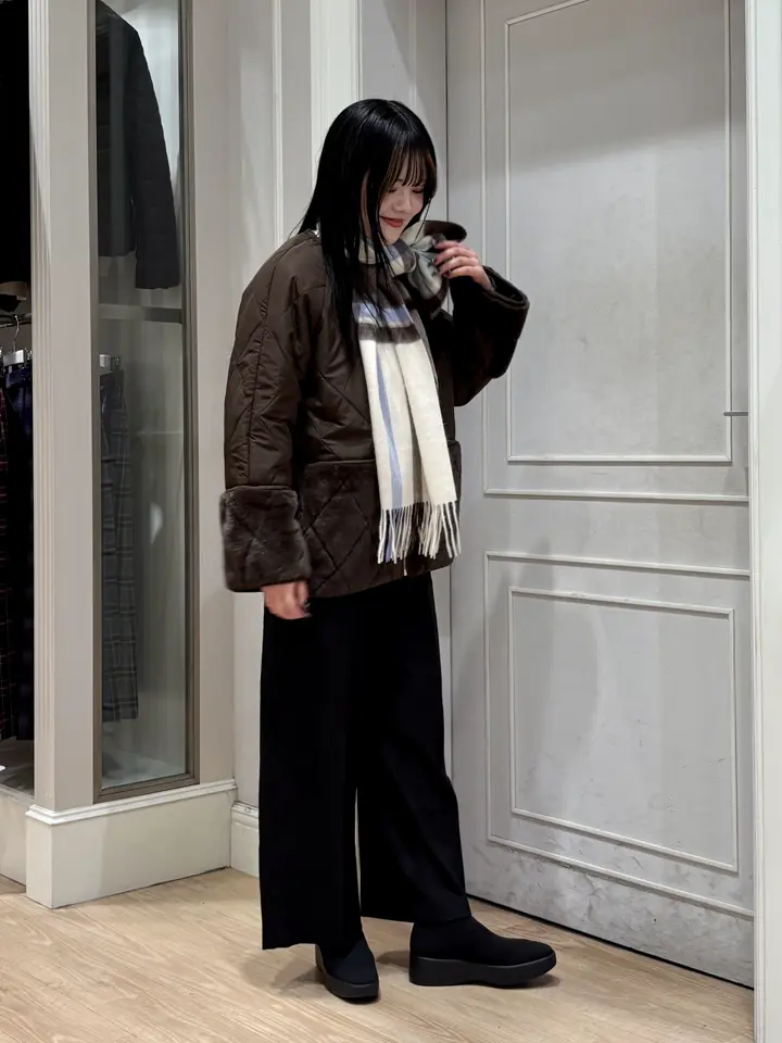 ANY SIS erika コーディネート画像