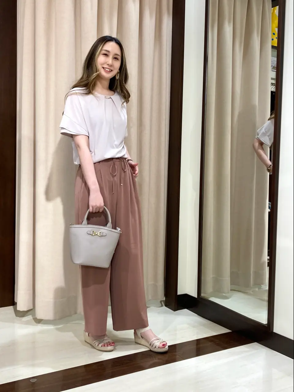 ANY SIS STAFF コーディネート画像