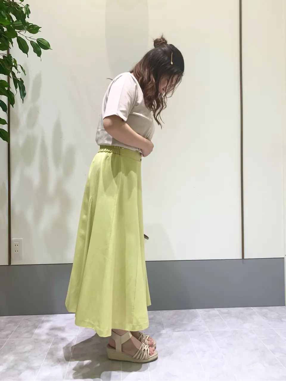 ANY SIS スタッフ コーディネート画像