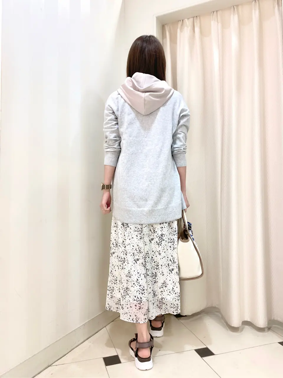 ANY SIS 金井 コーディネート画像