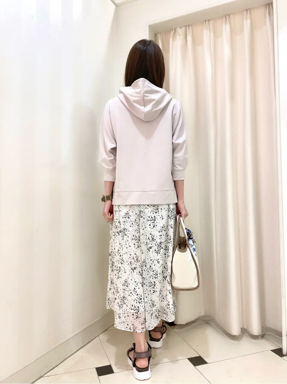 ANY SIS 金井 コーディネート画像