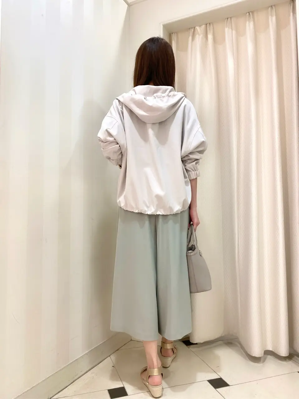 ANY SIS 金井 コーディネート画像