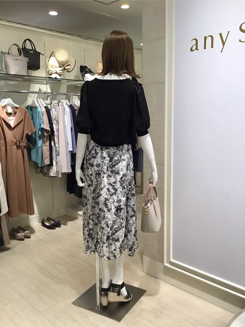 ANY SIS 島崎 コーディネート画像